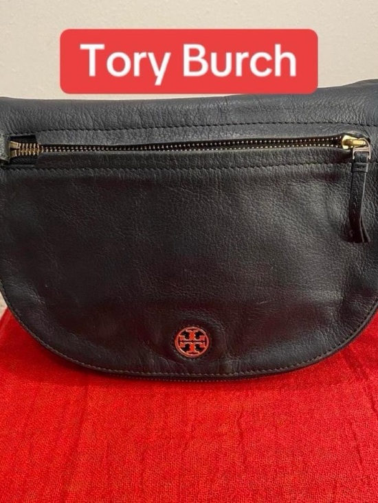 Tory Burch Handbags - Tory Burch Black Leather Crossbody with Gold Logo Accent
